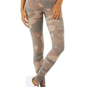 ALO High Waist Camo Vapour Leggings Size Large - Like NEW!